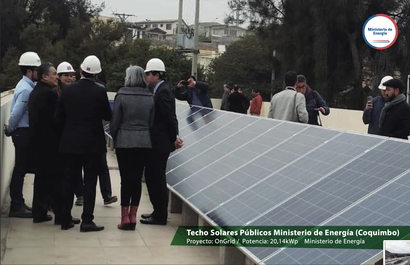 Equipo junto a techo solar ejecutado en Coquimbo